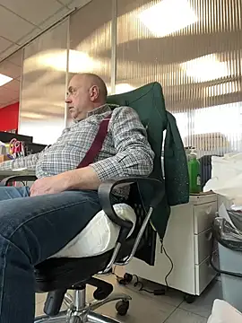 Snapshot of pantomax chatting on February 9, 2:21 pm pantomax online show from February 9, 2:21 pm