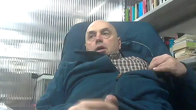 Snapshot of pantomax chatting on March 2, 12:13 am pantomax online show from March 2, 12:13 am