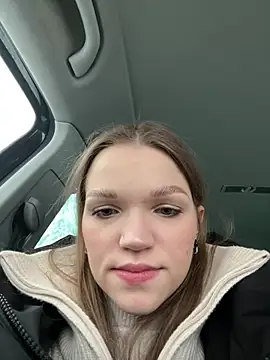 KitteCat online show from December 16, 8:52 am