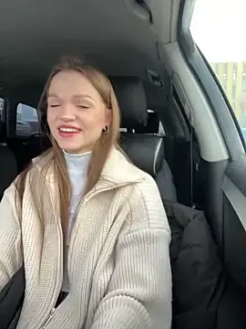 KitteCat online show from December 17, 9:17 am