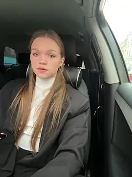 KitteCat online show from December 21, 10:50 am