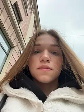 KitteCat online show from November 9, 9:40 am