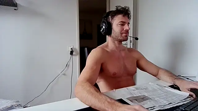 alpha-hunk online show from December 14, 10:53 am