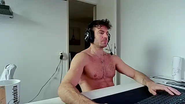 alpha-hunk online show from January 18, 9:57 am