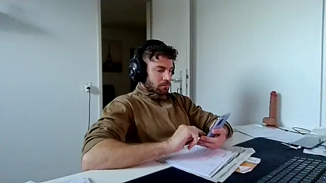 alpha-hunk online show from March 13, 4:46 pm