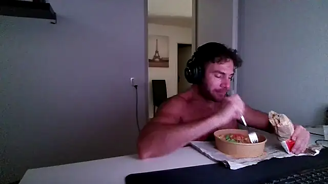 Snapshot of alpha-hunk chatting on June 27, 2:23 pm alpha-hunk online show from June 27, 2:23 pm