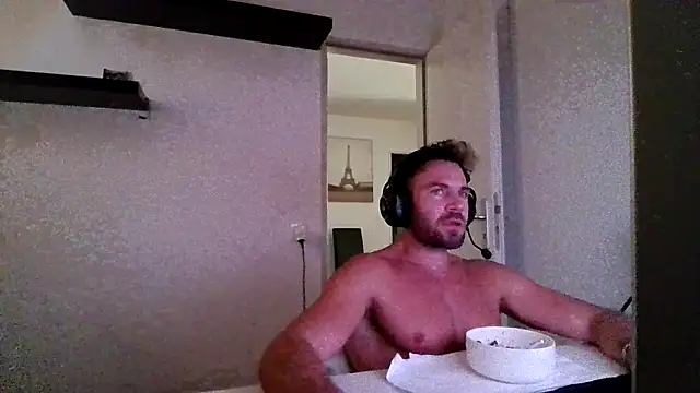 Snapshot of alpha-hunk chatting on July 14, 2:23 pm alpha-hunk online show from July 14, 2:23 pm