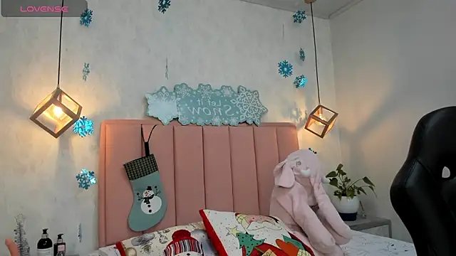 Snapshot of MAYROBERTSS chatting on December 19, 12:23 pm MAYROBERTSS online show from December 19, 12:23 pm