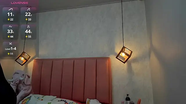 Snapshot of MAYROBERTSS chatting on January 14, 12:24 pm MAYROBERTSS online show from January 14, 12:24 pm