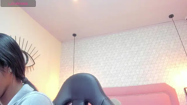 Snapshot of MAYROBERTSS chatting on February 11, 12:16 pm MAYROBERTSS online show from February 11, 12:16 pm