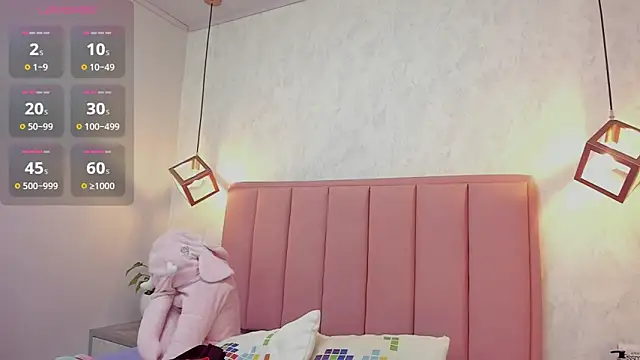 Snapshot of MAYROBERTSS chatting on February 19, 12:00 pm MAYROBERTSS online show from February 19, 12:00 pm