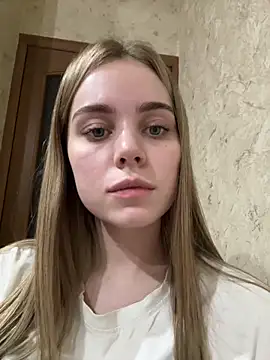 Snapshot of SIlviaBeyt chatting on September 23, 7:17 pm SIlviaBeyt online show from September 23, 7:17 pm