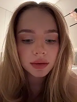 SIlviaBeyt online show from April 15, 8:42 pm