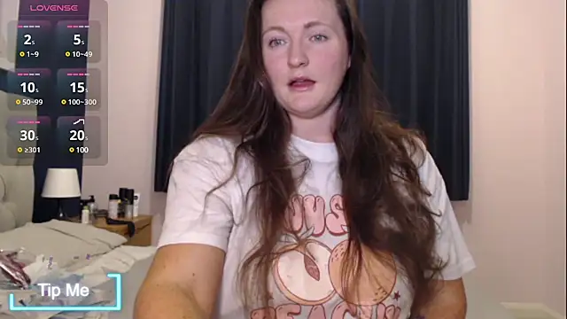 BustyBonnieUK online show from December 18, 5:10 pm