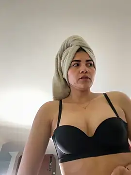 aurora divine online show from October 22, 12:27 pm