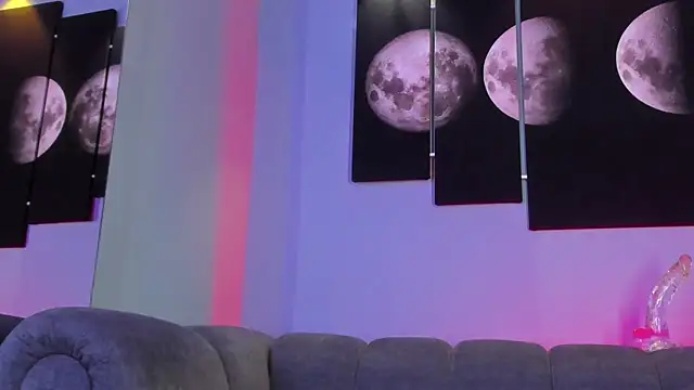 Snapshot of maddy_walker chatting on December 19, 6:56 pm maddy walker online show from December 19, 6:56 pm