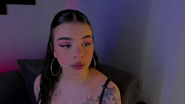 Snapshot of maddy_walker chatting on December 29, 9:30 pm maddy walker online show from December 29, 9:30 pm