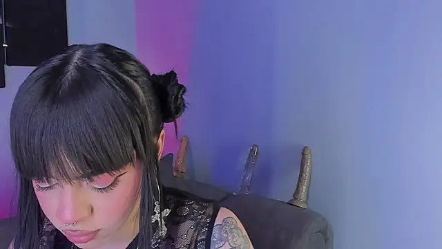 Snapshot of maddy_walker chatting on January 9, 12:03 am maddy walker online show from January 9, 12:03 am