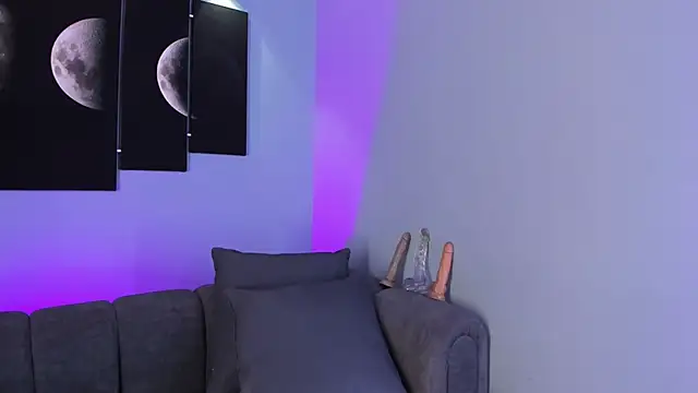 Snapshot of maddy_walker chatting on February 22, 7:47 pm maddy walker online show from February 22, 7:47 pm