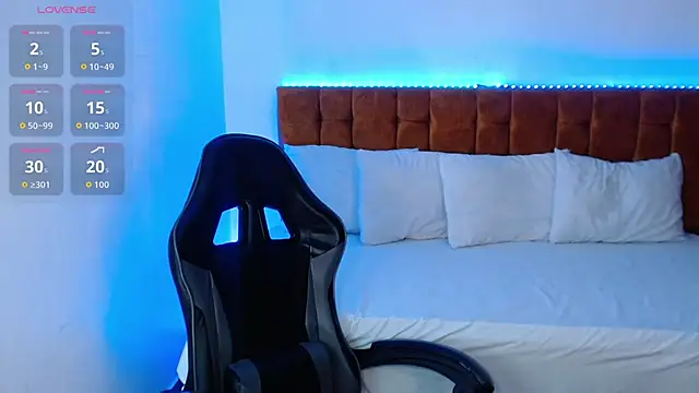 alexiaaross online show from November 19, 7:36 pm