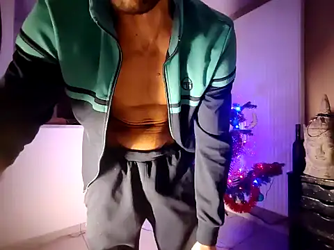 Snapshot of ApollonFit_x69 chatting on December 7, 7:32 pm ApollonFit x69 online show from December 7, 7:32 pm