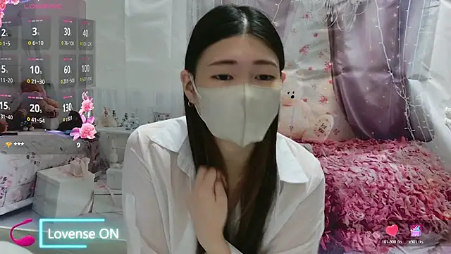 Snapshot of -REIREI- chatting on December 7, 10:39 pm -REIREI- online show from December 7, 10:39 pm