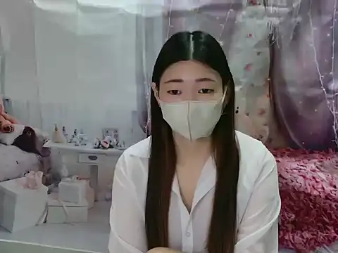 Snapshot of -REIREI- chatting on December 8, 9:19 pm -REIREI- online show from December 8, 9:19 pm