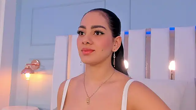 Snapshot of mallie_quinn chatting on January 8, 7:49 pm mallie quinn online show from January 8, 7:49 pm