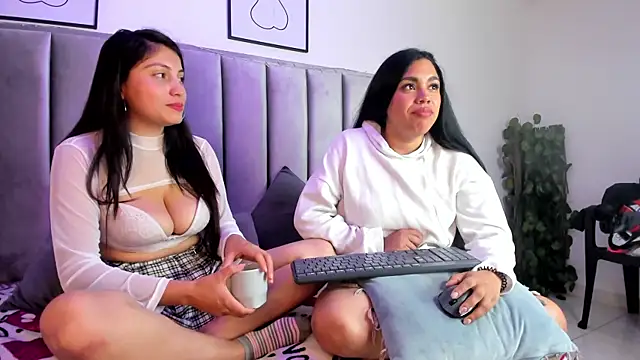 Laiia Page online show from March 12, 4:35 pm