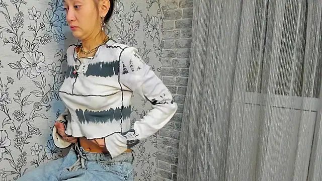 EllaSky xoxo online show from November 4, 11:15 pm