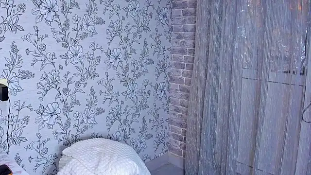 EllaSky xoxo online show from November 29, 7:50 pm