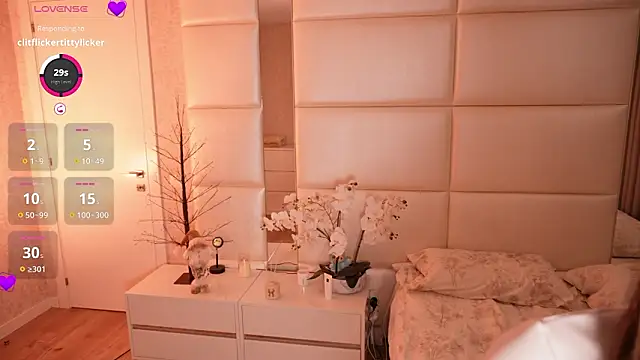 Lilly Colins online show from January 18, 8:23 pm