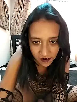 cami victoria online show from December 3, 5:45 pm