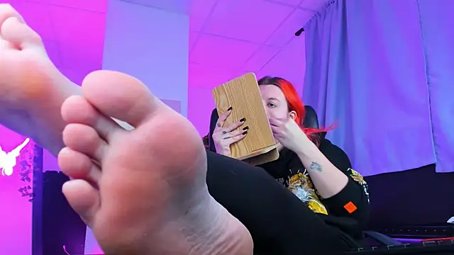 NielletaBlossom online show from February 9, 5:19 am