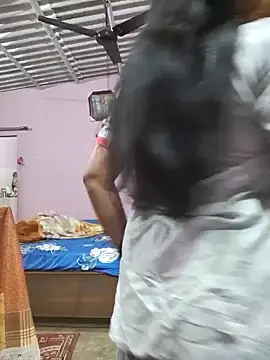 Snapshot of Kashish_SC chatting on February 18, 11:52 pm Kashish SC online show from February 18, 11:52 pm