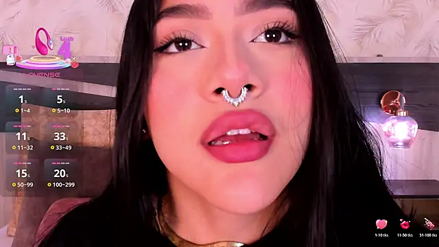 nicolle pierce online show from December 3, 12:36 pm