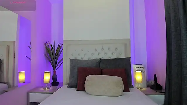 nicolle pierce online show from March 26, 12:22 pm