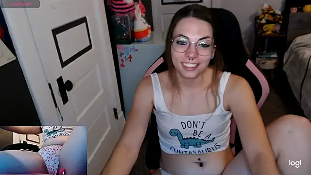 KSwonderland6 online show from December 15, 4:11 pm