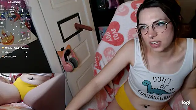 KSwonderland6 online show from February 26, 4:28 pm