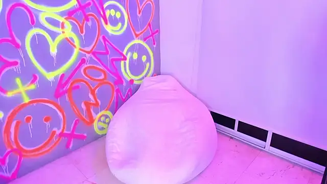 GEANNAROSE online show from December 7, 8:44 am