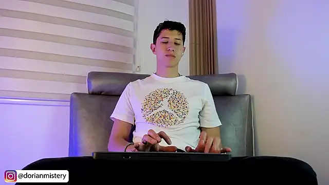 Dorianmistery2322  online show from February 14, 12:51 am