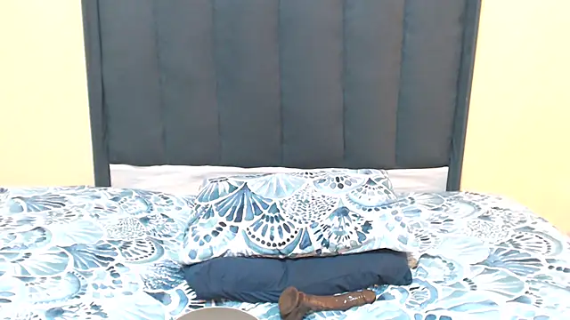 kittykhloe22 online show from November 13, 7:07 am