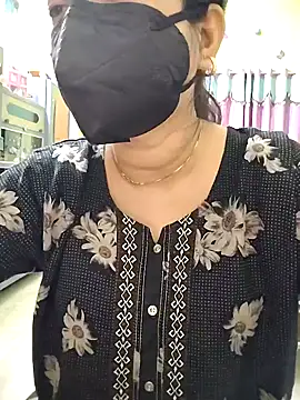 Royalgirl667 online show from December 5, 1:36 am