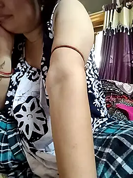 Royalgirl667 online show from December 10, 5:39 am