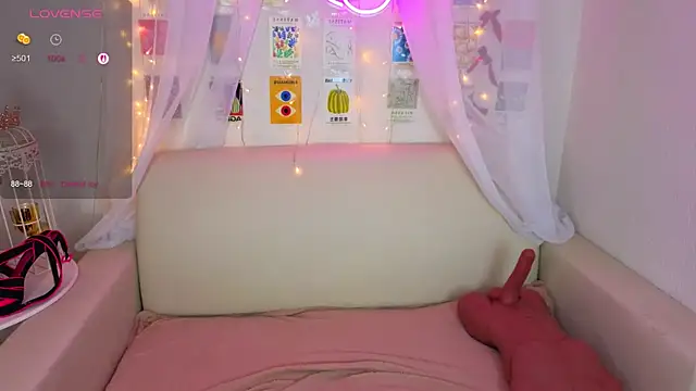 Angel Nikole online show from November 10, 1:48 am