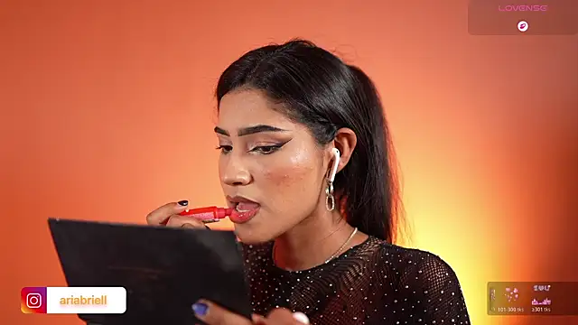chiarabrielle00 online show from August 2, 6:34 am