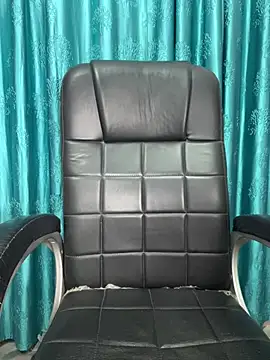 Snapshot of poision51 chatting on February 12, 3:45 am poision51 online show from February 12, 3:45 am