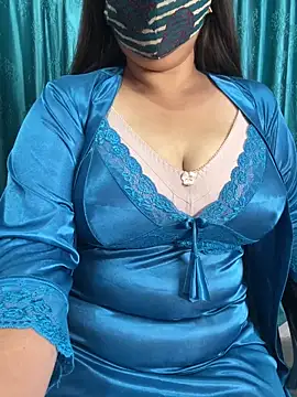 Snapshot of poision51 chatting on March 3, 5:24 am poision51 online show from March 3, 5:24 am