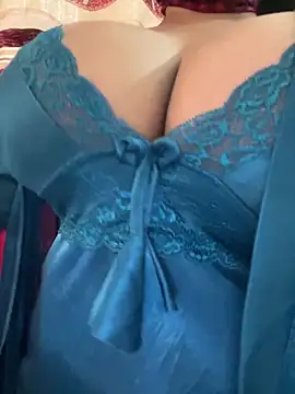 Snapshot of poision51 chatting on March 13, 7:15 am poision51 online show from March 13, 7:15 am