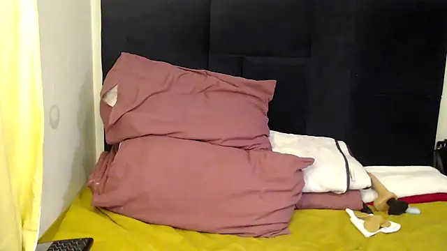 Busty-Londie online show from September 30, 6:02 pm